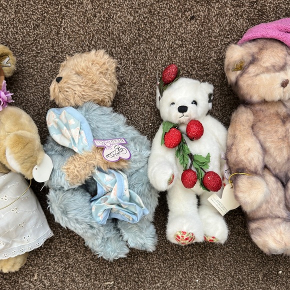 Annette Funicello Teddy Bear Collection - Picture 5 of 8